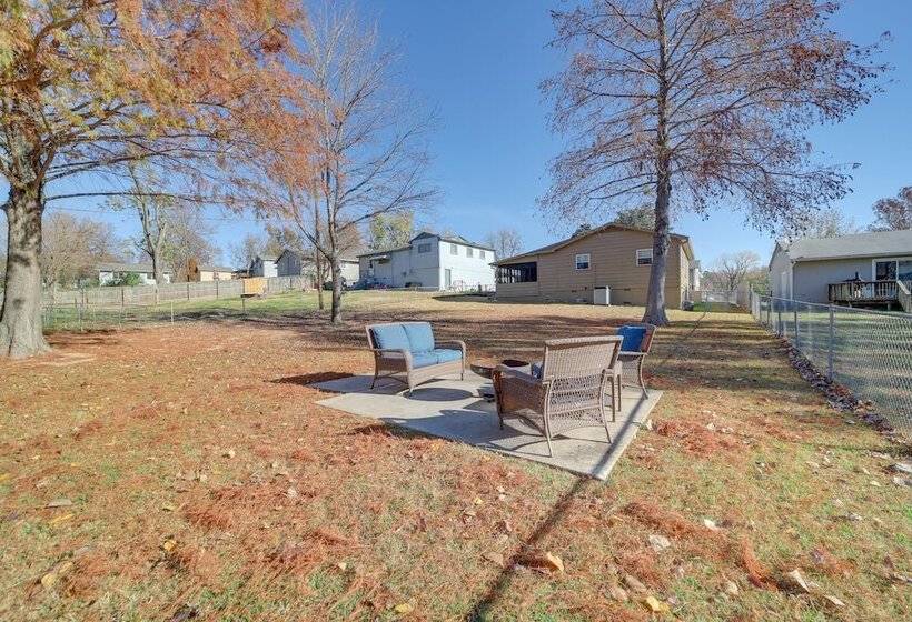 Family Friendly Sand Springs Home ~ 8 Mi To Tulsa!