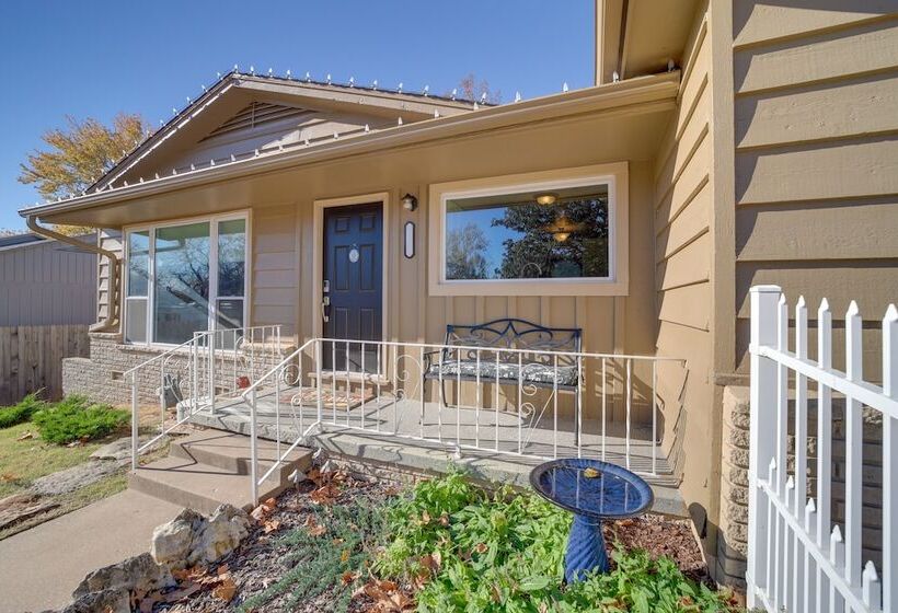 Family Friendly Sand Springs Home ~ 8 Mi To Tulsa!