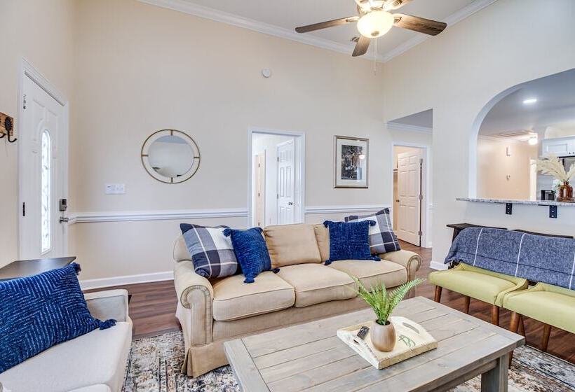 Family Home Near Downtown & Convention Center!