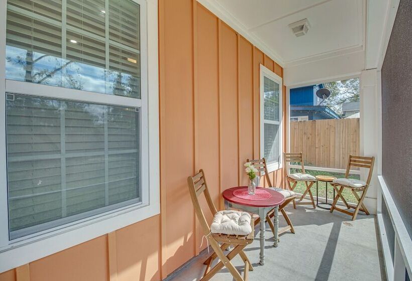 Family Home Near Downtown & Convention Center!