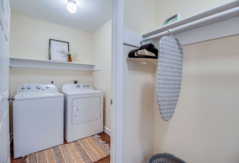 Family Home Near Downtown & Convention Center!