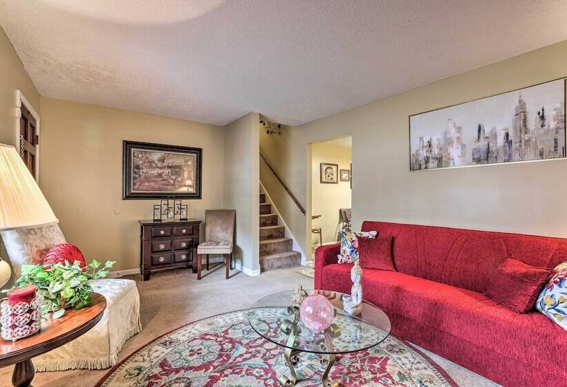 Family Home Near Panola Mountain State Park!