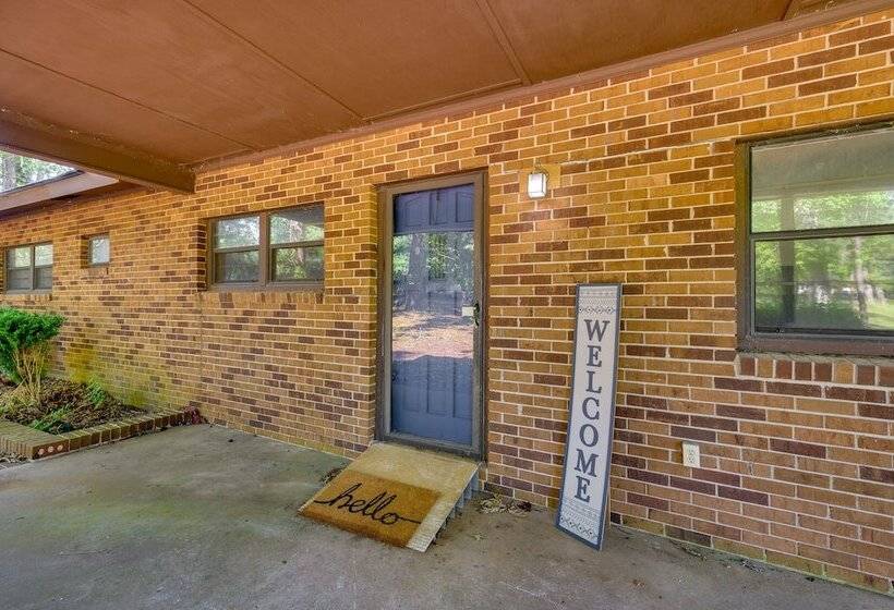 Family Home On Lake Sinclair W/ Dock & Kayaks!