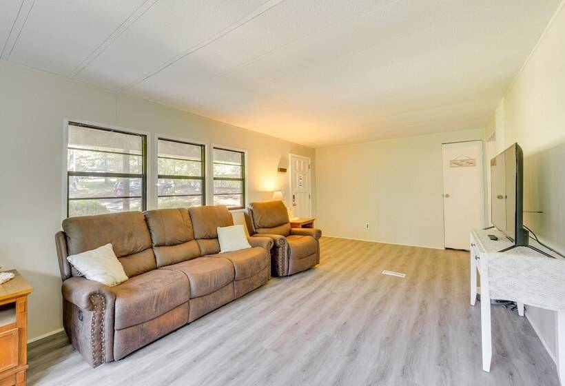 Family Home On Lake Sinclair W/ Dock & Kayaks!