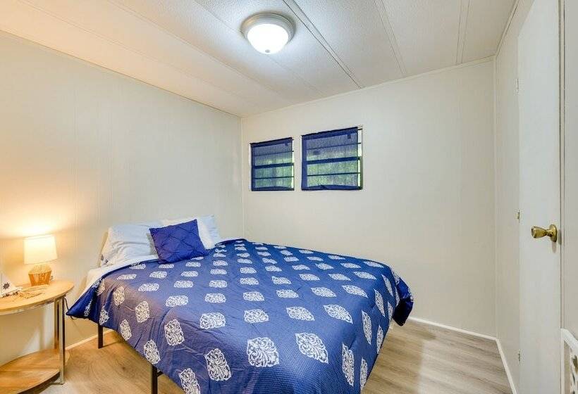 Family Home On Lake Sinclair W/ Dock & Kayaks!