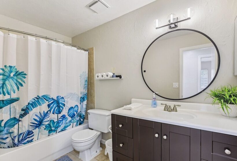 Gainesville Home W/ Fire Pit, 4 Mi To Uf Campus!