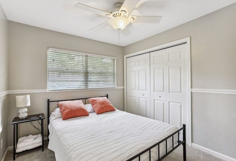 Gainesville Home W/ Fire Pit, 4 Mi To Uf Campus!