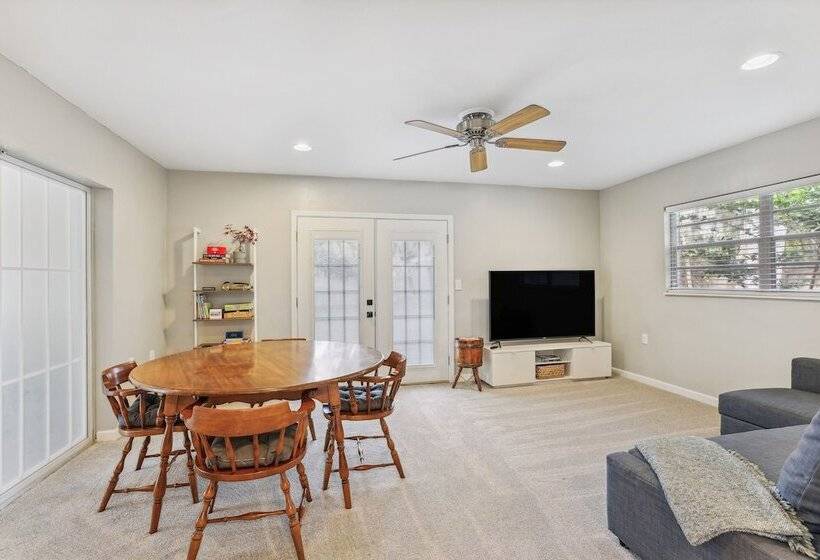 Gainesville Home W/ Fire Pit, 4 Mi To Uf Campus!