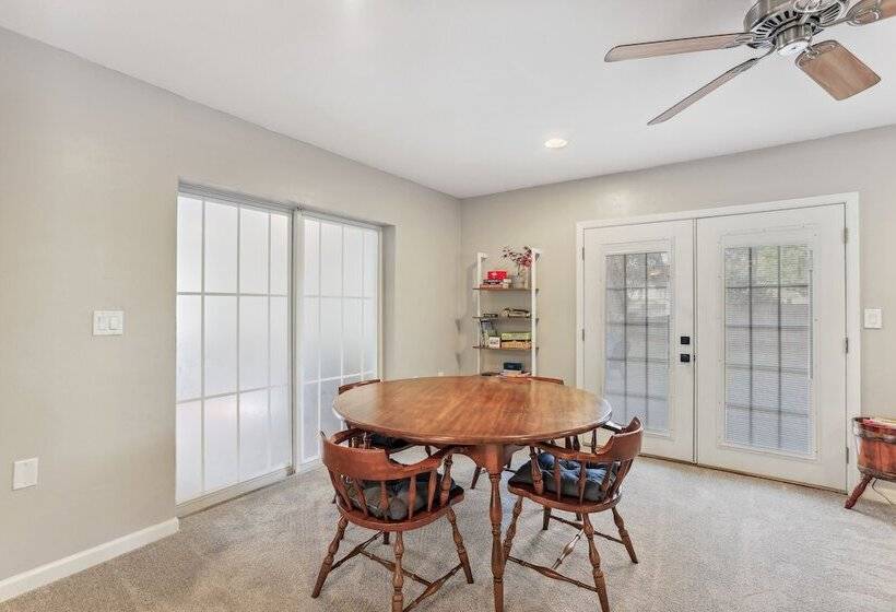 Gainesville Home W/ Fire Pit, 4 Mi To Uf Campus!