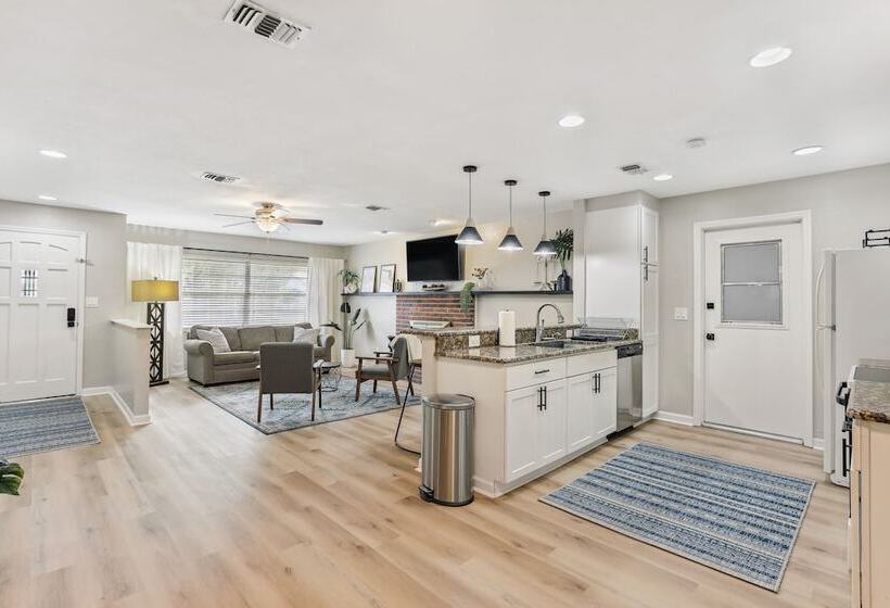 Gainesville Home W/ Fire Pit, 4 Mi To Uf Campus!