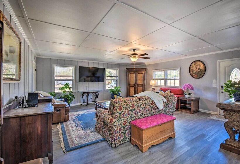 Gainesville Home W/ Fire Pit Near Lake Lanier