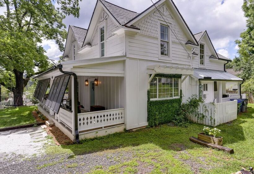 Georgia Home Overlooking Downtown Ball Ground!