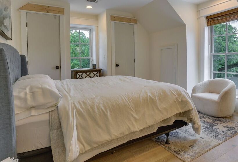 Georgia Home Overlooking Downtown Ball Ground!