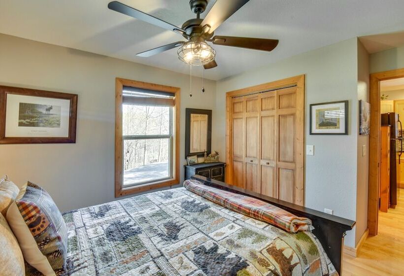 Georgia Retreat   Game Room, Fire Pit & Grill!