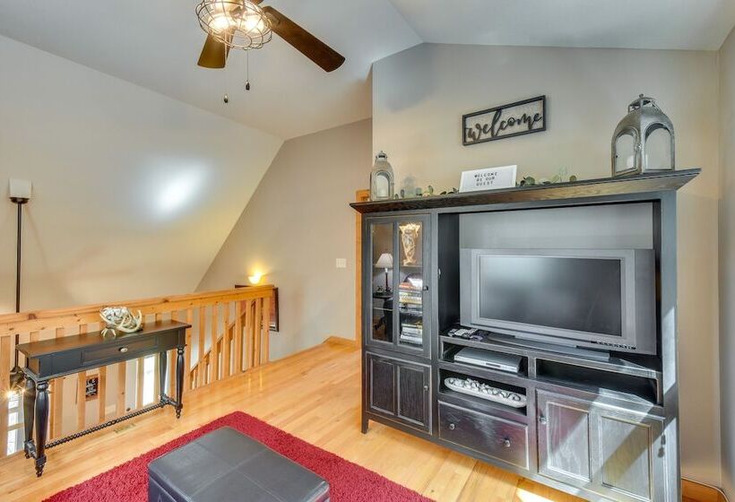 Georgia Retreat   Game Room, Fire Pit & Grill!