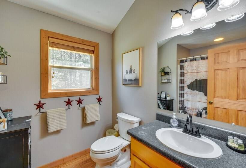 Georgia Retreat   Game Room, Fire Pit & Grill!