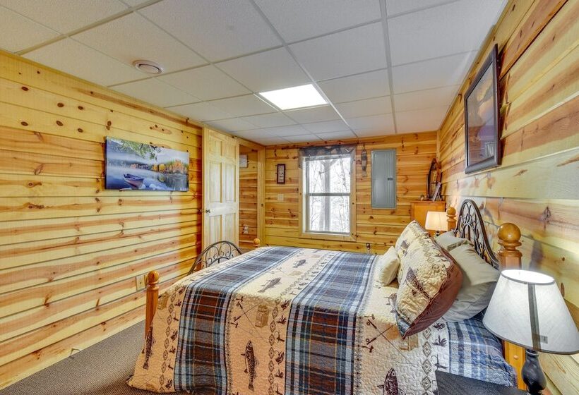 Georgia Retreat   Game Room, Fire Pit & Grill!