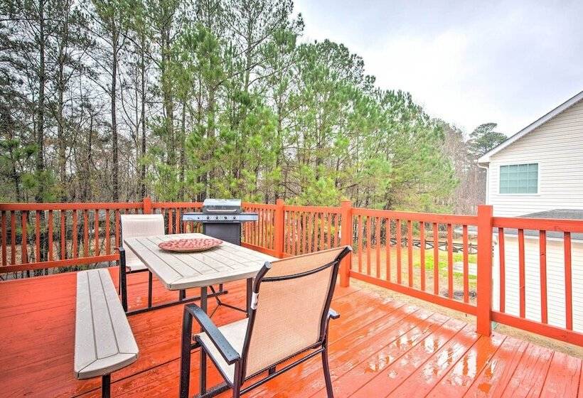 Central Austell Home W/ Furnished Deck & Grill!