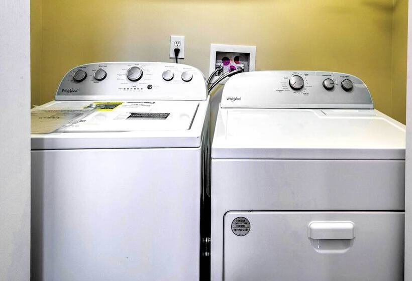 Central Austell Home W/ Furnished Deck & Grill!