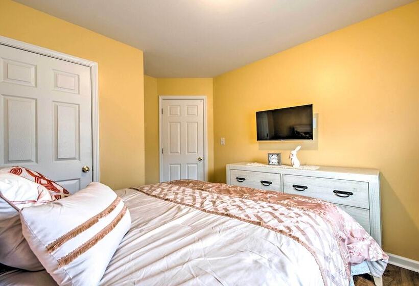 Central Austell Home W/ Furnished Deck & Grill!