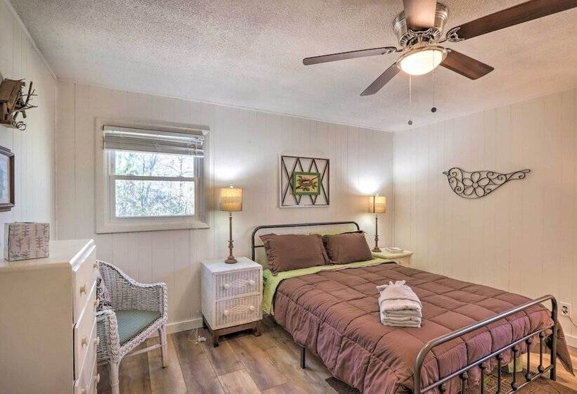 Georgia Vacation Home Near Blue Ridge Lake!