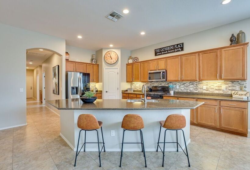 Beautiful Goodyear Home W/ Pool & Gas Grill!