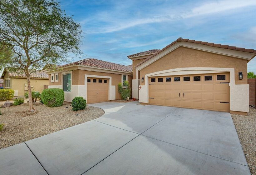 Beautiful Goodyear Home W/ Pool & Gas Grill!