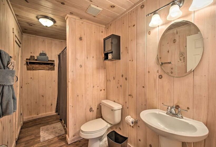 Gorgeous Ellijay Retreat W/ Private Hot Tub!