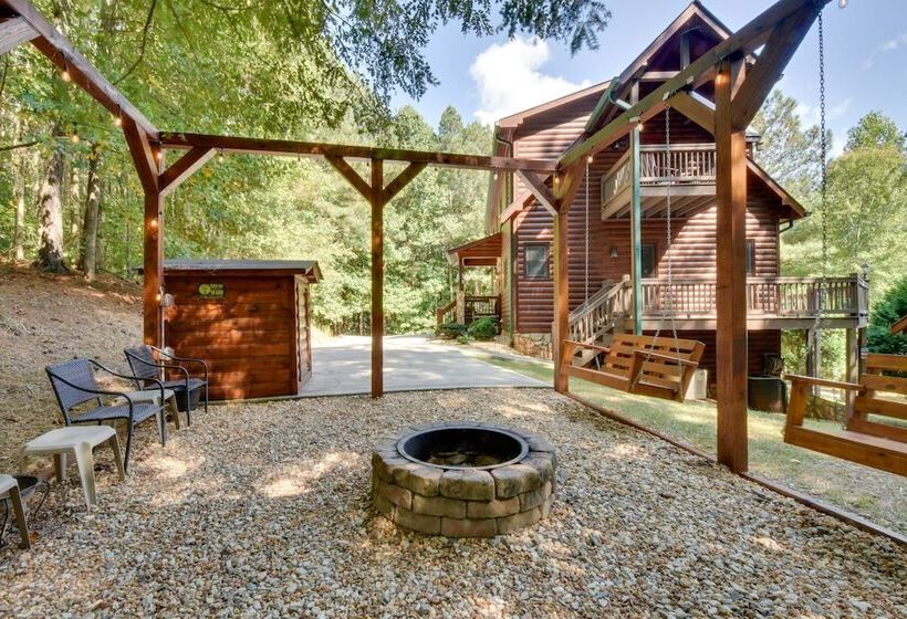 Grand Ellijay Cabin W/ Mountain Views & Pool Table
