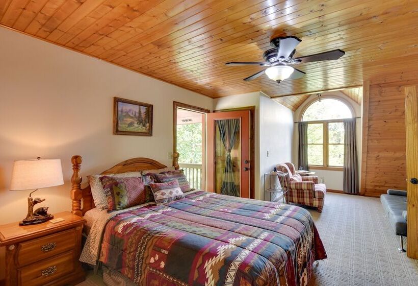 Grand Ellijay Cabin W/ Mountain Views & Pool Table