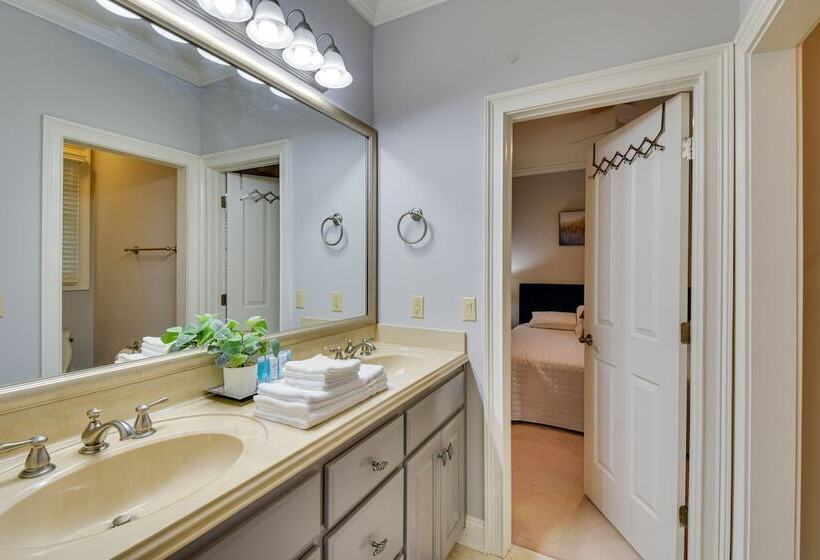 Grand Lakefront Home In Hartwell W/ Game Room!