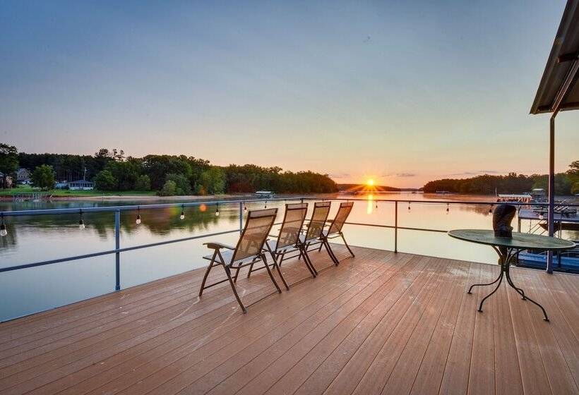Grand Lakefront Home In Hartwell W/ Game Room!