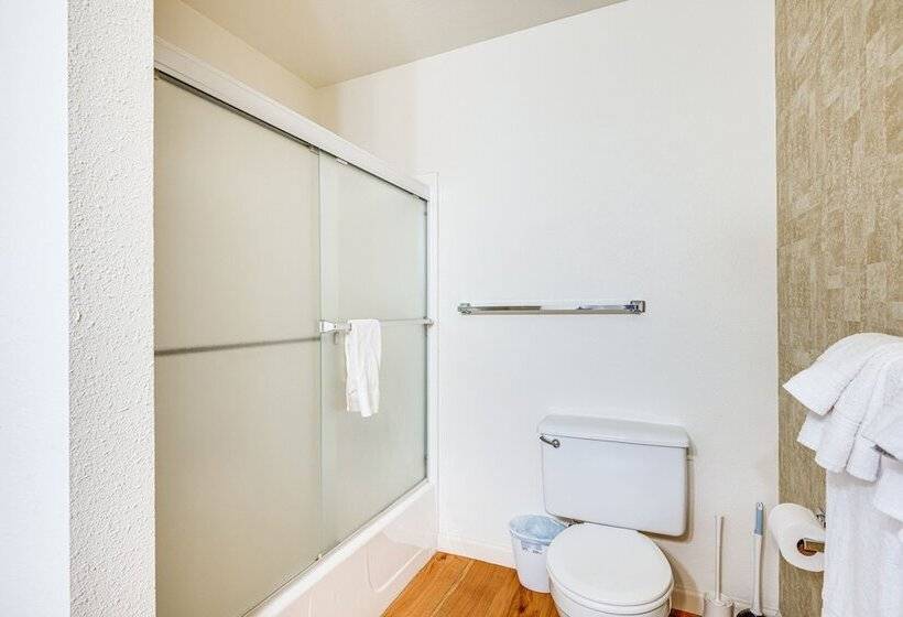 Groveland Home W/ Deck: 2 Mi To Pine Mountain Lake