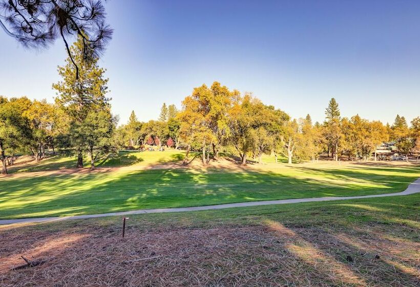 Groveland Home W/ Deck: 2 Mi To Pine Mountain Lake