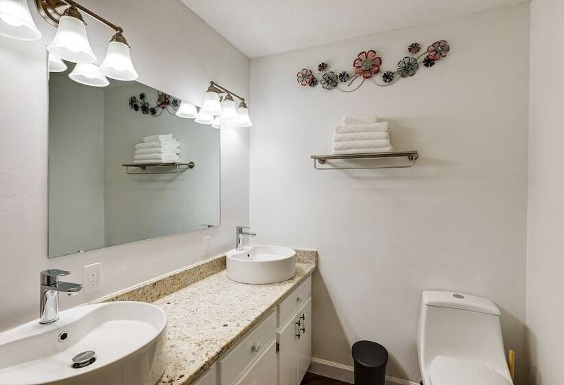 Guntersville Hideaway W/ Mountain & Lake Views!