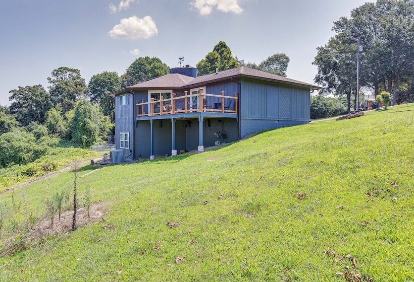 Guntersville Hideaway W/ Mountain & Lake Views!