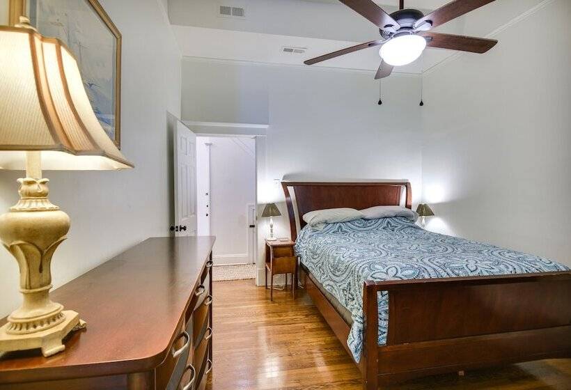 Hampton Sanctuary W/ Fire Pit & Fenced Yard!