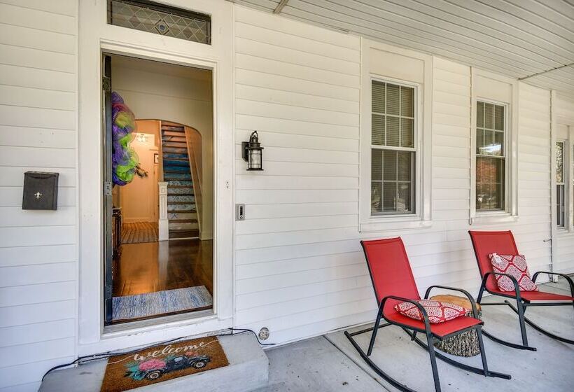 Hampton Sanctuary W/ Fire Pit & Fenced Yard!