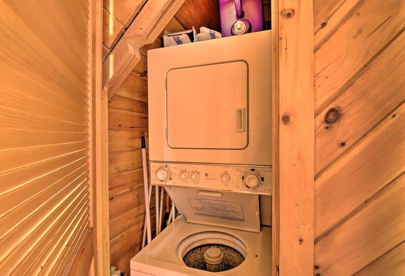 Helen Cabin W/ Deck & Hot Tub < 1/2 Mi To Main St