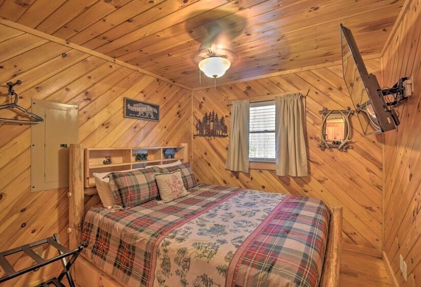 Helen Cabin W/ Deck & Hot Tub < 1/2 Mi To Main St