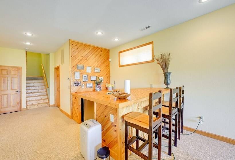 Hiawassee Vacation Rental: 1 Mi To Lake Chatuge!