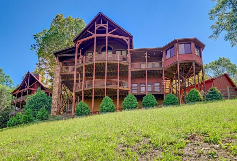 Hiawassee Vacation Rental: 1 Mi To Lake Chatuge!