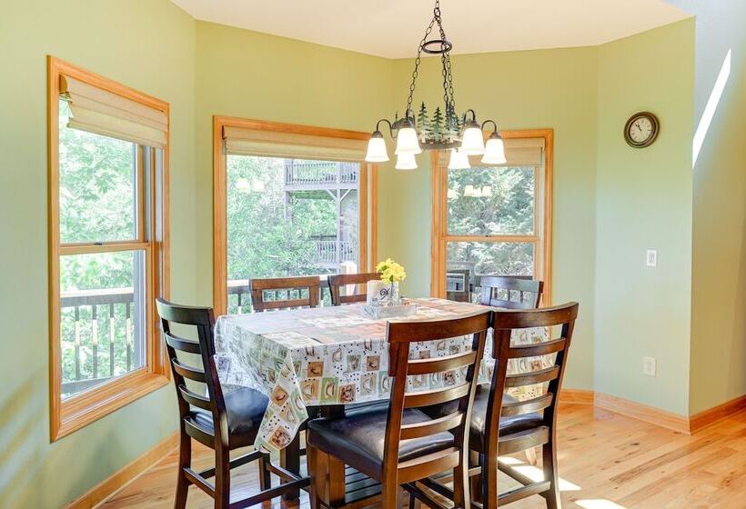 Hiawassee Vacation Rental: 1 Mi To Lake Chatuge!