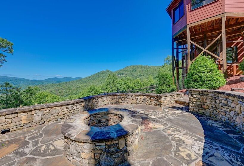 Hiawassee Vacation Rental: 1 Mi To Lake Chatuge!