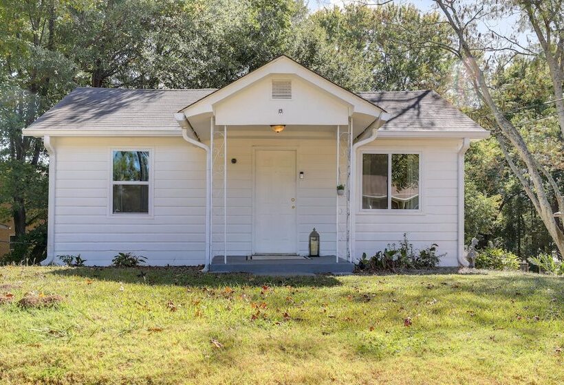 Historic Lawrenceville Home: 32 Mi To Atlanta!