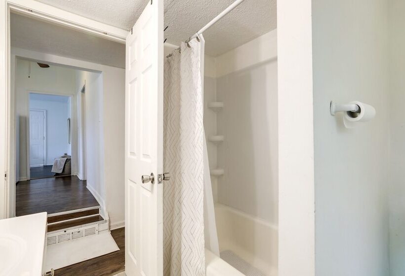 Historic Lawrenceville Home: 32 Mi To Atlanta!