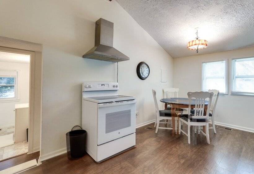 Historic Lawrenceville Home: 32 Mi To Atlanta!