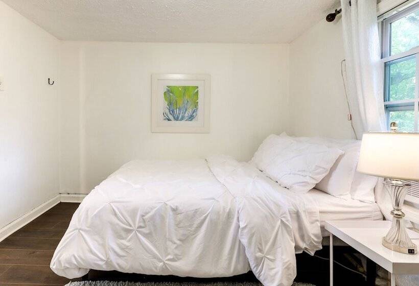 Historic Lawrenceville Home: 32 Mi To Atlanta!