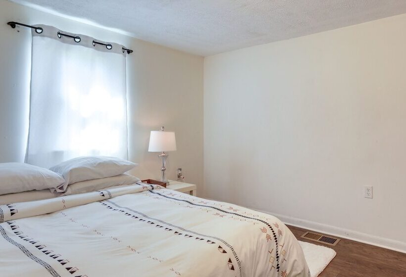 Historic Lawrenceville Home: 32 Mi To Atlanta!