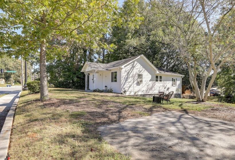 Historic Lawrenceville Home: 32 Mi To Atlanta!